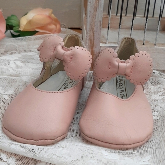 Pink bow baby shoes Buckle my Shoe - Picture 10 of 11